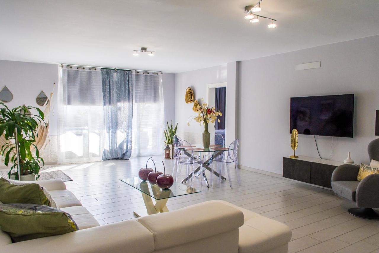 Villa Carol ปลายาบลังกา ภายนอก รูปภาพ